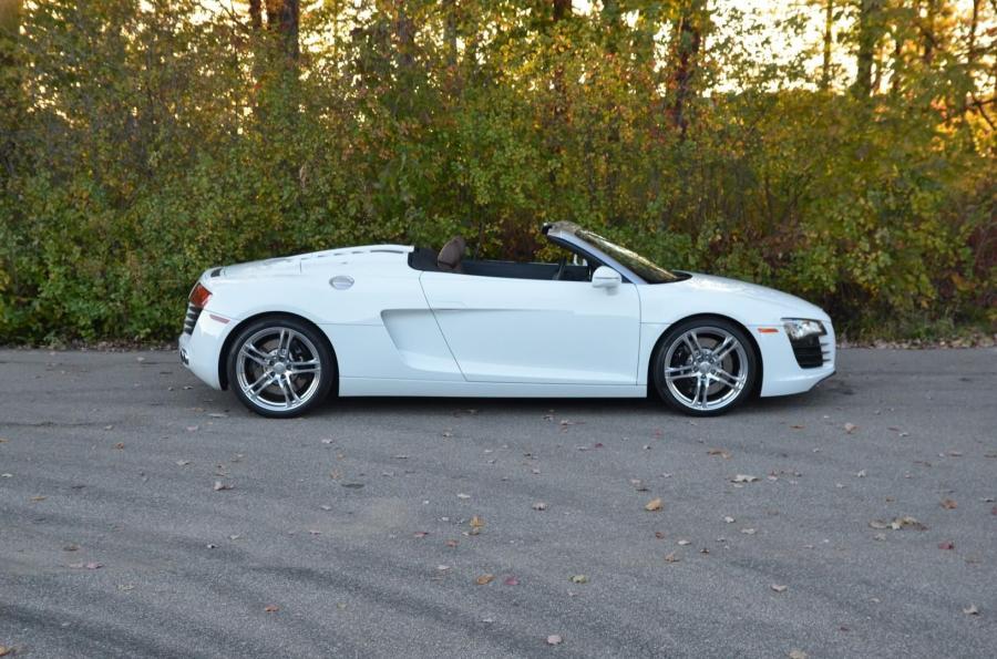  Audi R8 Spyder 2011 года  (NA) (фото 14 из 59)